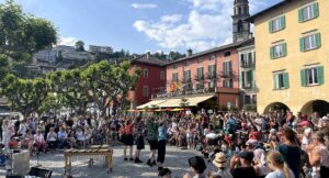 Les Touristes Ascona backshot